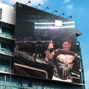 Meet your Posher, Luis